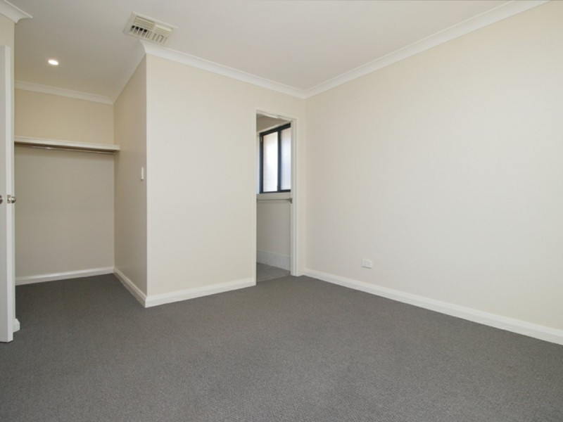 27 Tryall Avenue, Port Kennedy WA 6172