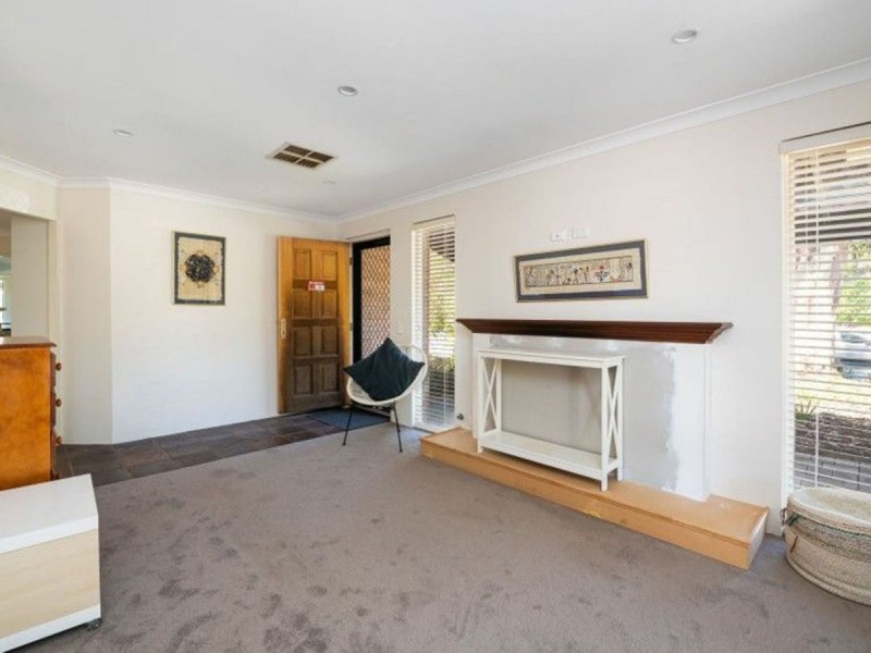 6 Warner Drive, Padbury WA 6025