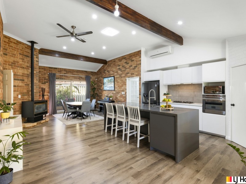 10 Eastwood Parade, Canning Vale WA 6155