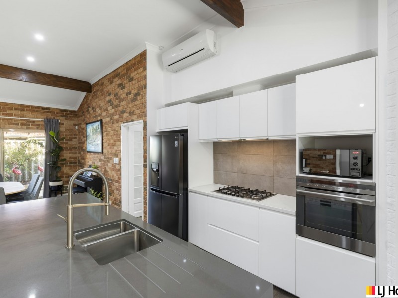 10 Eastwood Parade, Canning Vale WA 6155