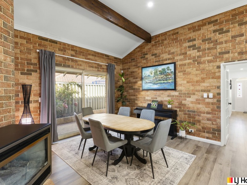 10 Eastwood Parade, Canning Vale WA 6155