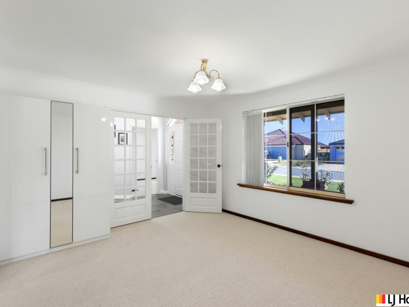 10 Eastwood Parade, Canning Vale WA 6155