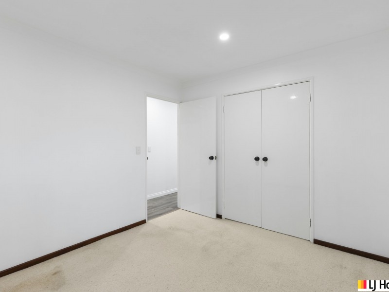 10 Eastwood Parade, Canning Vale WA 6155