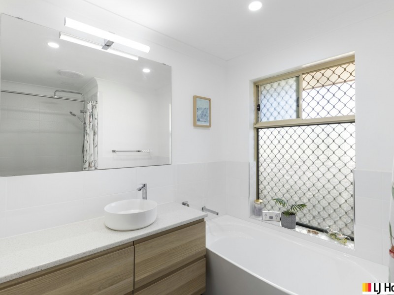 10 Eastwood Parade, Canning Vale WA 6155