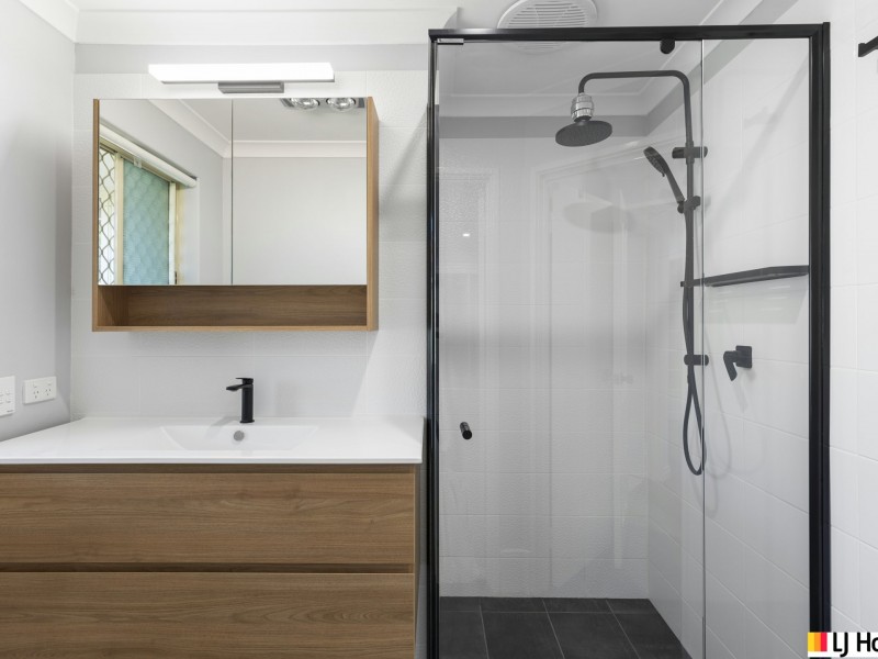 10 Eastwood Parade, Canning Vale WA 6155