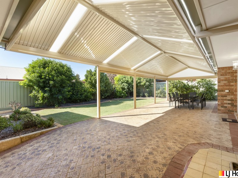 10 Eastwood Parade, Canning Vale WA 6155