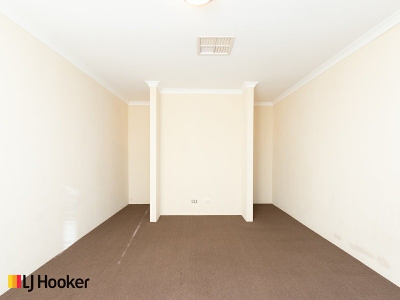 6 Weybridge Drive, Wellard WA 6170