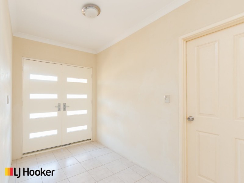 6 Weybridge Drive, Wellard WA 6170