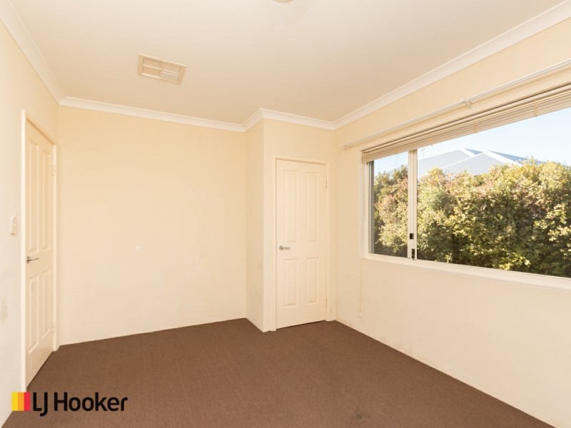 6 Weybridge Drive, Wellard WA 6170