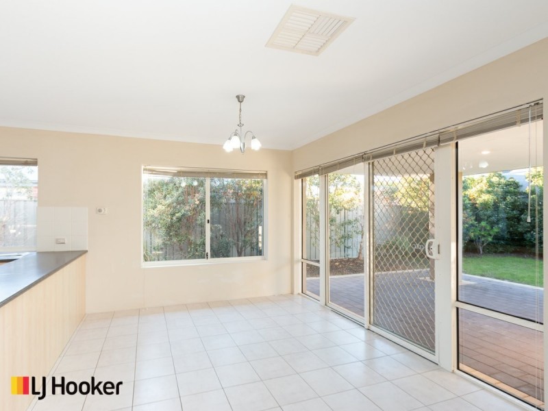 6 Weybridge Drive, Wellard WA 6170