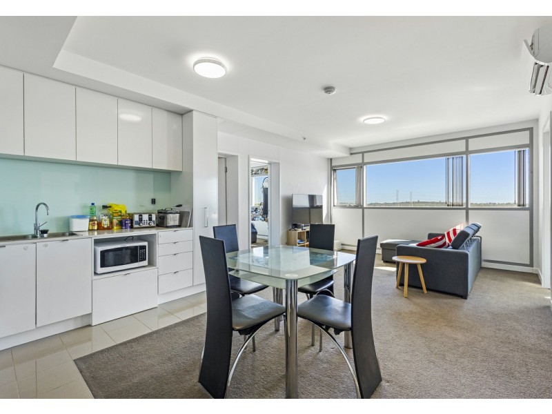 601/17 Malata Crescent, Success WA 6164