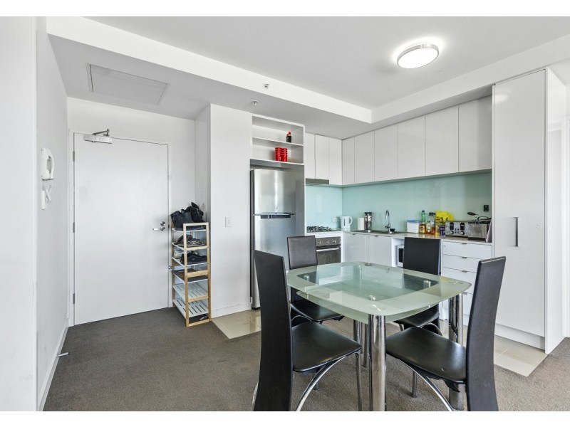 601/17 Malata Crescent, Success WA 6164