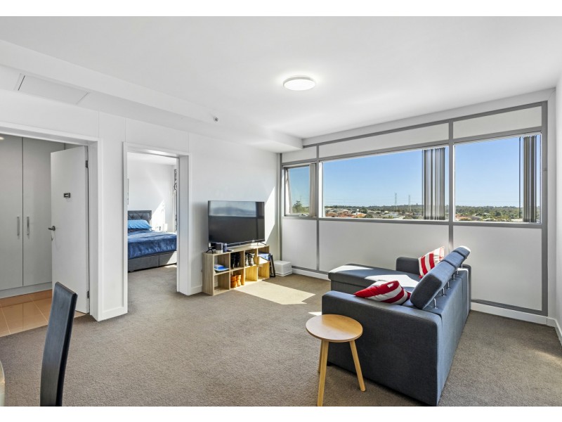 601/17 Malata Crescent, Success WA 6164