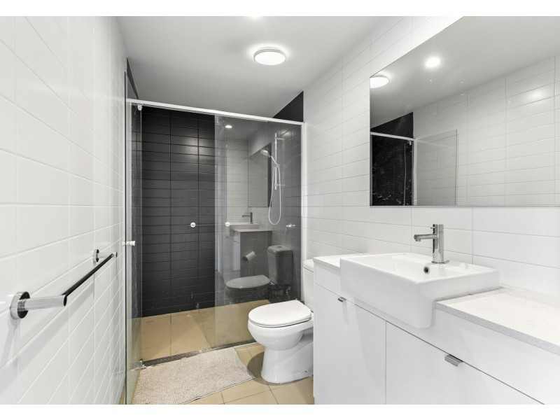 601/17 Malata Crescent, Success WA 6164