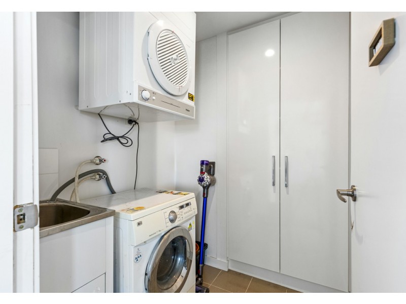 601/17 Malata Crescent, Success WA 6164