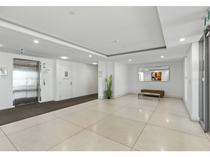 601/17 Malata Crescent, Success WA 6164