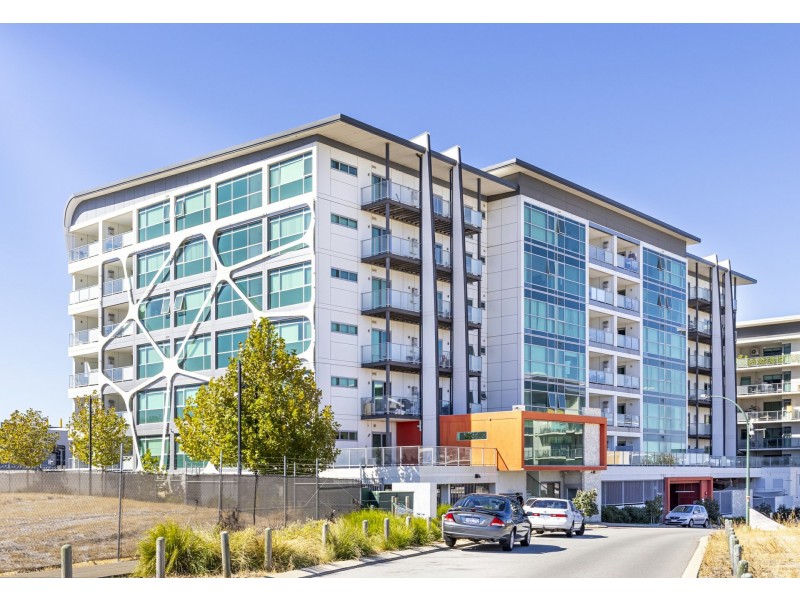 601/17 Malata Crescent, Success WA 6164