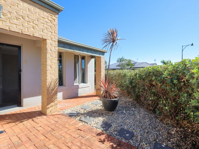 19 Fairbourne Approach, Butler WA 6036