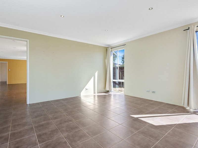 19 Fairbourne Approach, Butler WA 6036