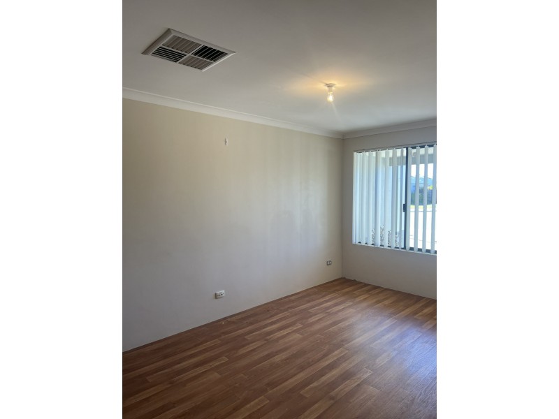 6 Passendale Crescent, Piara Waters WA 6112