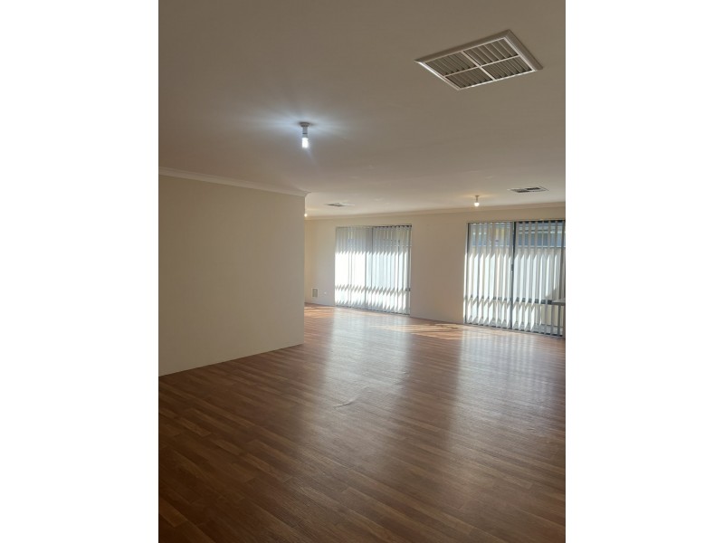 6 Passendale Crescent, Piara Waters WA 6112