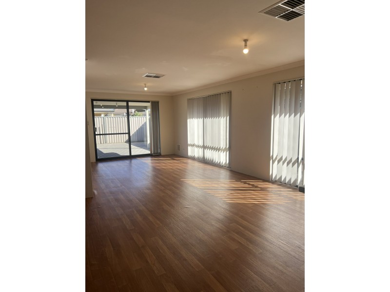 6 Passendale Crescent, Piara Waters WA 6112