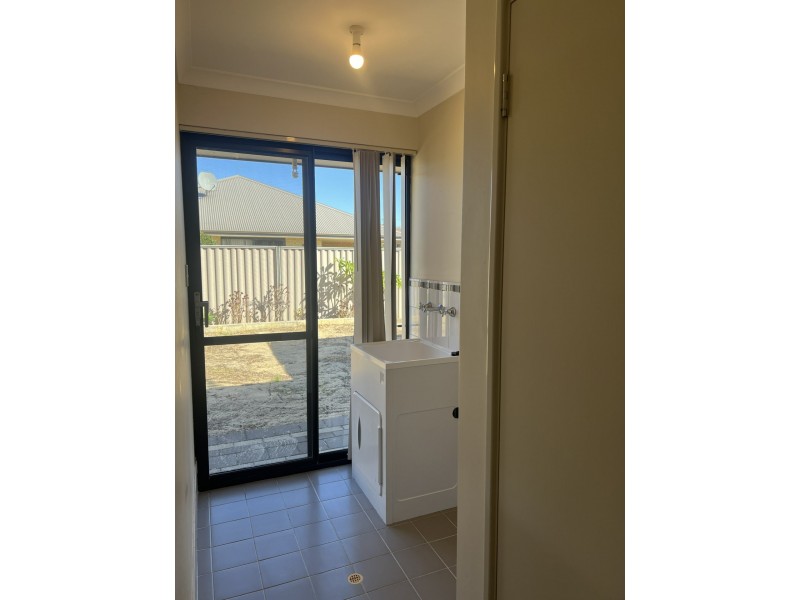 6 Passendale Crescent, Piara Waters WA 6112