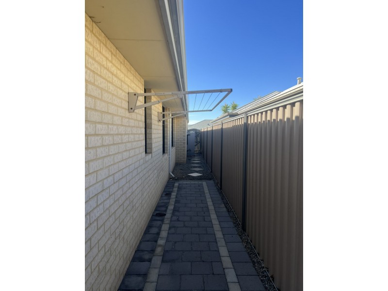 6 Passendale Crescent, Piara Waters WA 6112