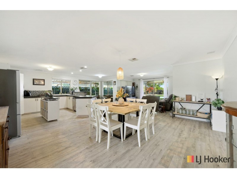 32 Marraboor Place, Success WA 6164