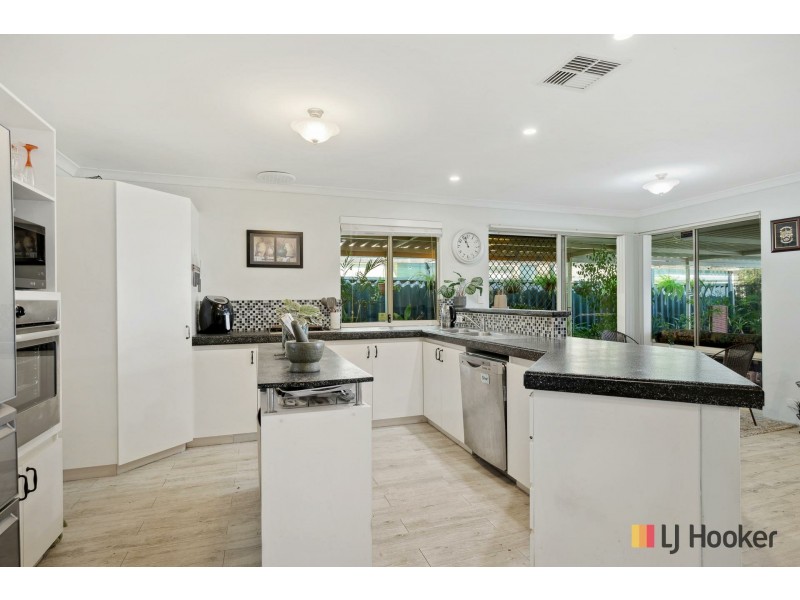 32 Marraboor Place, Success WA 6164