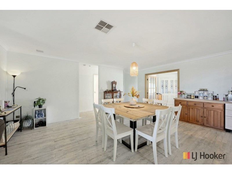 32 Marraboor Place, Success WA 6164