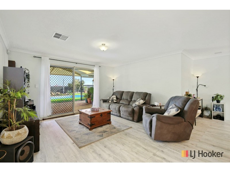 32 Marraboor Place, Success WA 6164