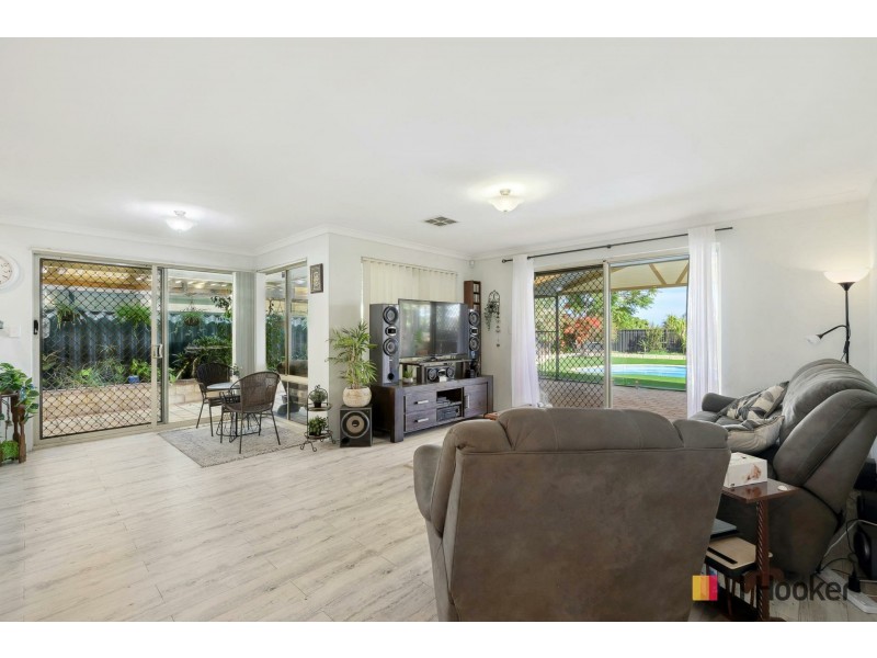 32 Marraboor Place, Success WA 6164