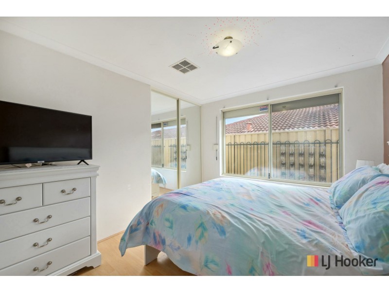 32 Marraboor Place, Success WA 6164