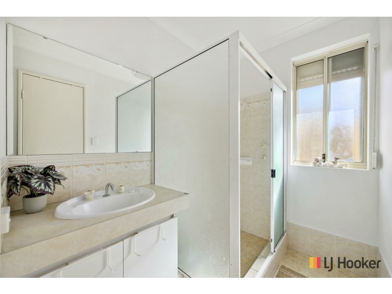 32 Marraboor Place, Success WA 6164