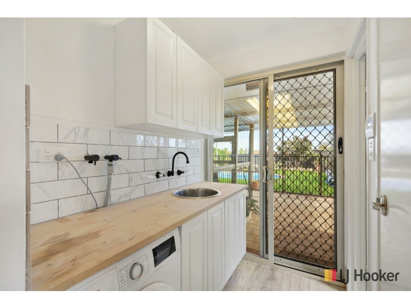 32 Marraboor Place, Success WA 6164