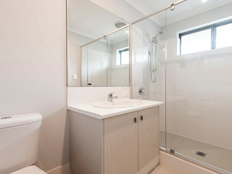 32 Vignerons Loop, Hocking WA 6065
