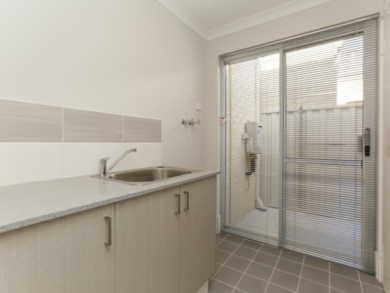 16 Aquila Loop, Piara Waters WA 6112