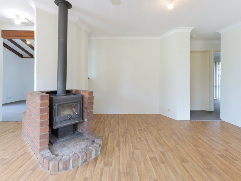 119 Strawberry Drive, Seville Grove WA 6112