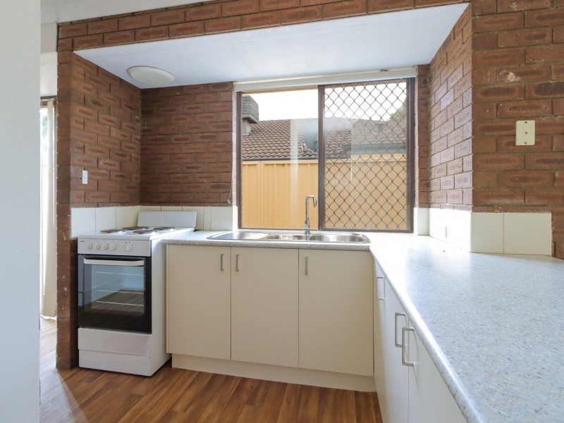 119 Strawberry Drive, Seville Grove WA 6112