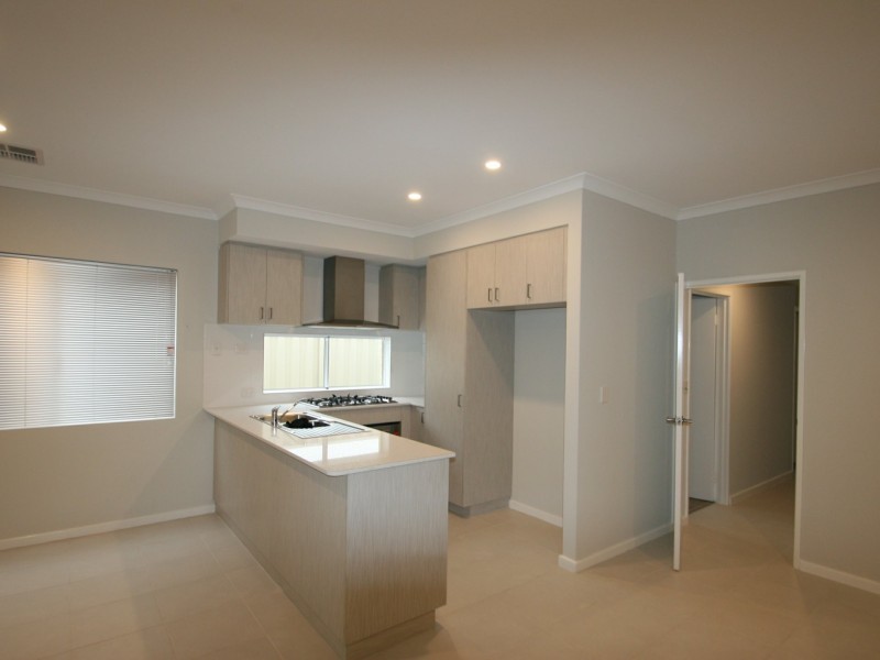 7 Addington Loop, Piara Waters WA 6112