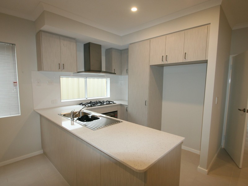 7 Addington Loop, Piara Waters WA 6112