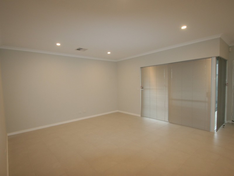 7 Addington Loop, Piara Waters WA 6112