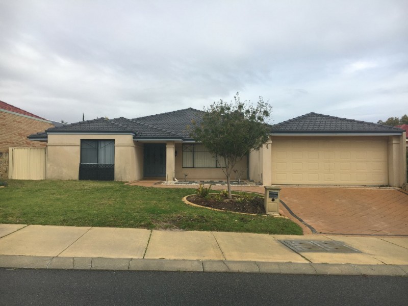 4 Manhattan Ave, Iluka WA 6028