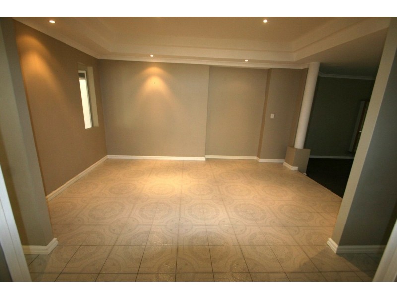 4 Manhattan Ave, Iluka WA 6028