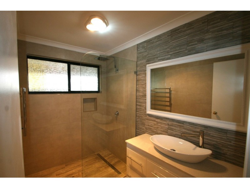 4 Manhattan Ave, Iluka WA 6028