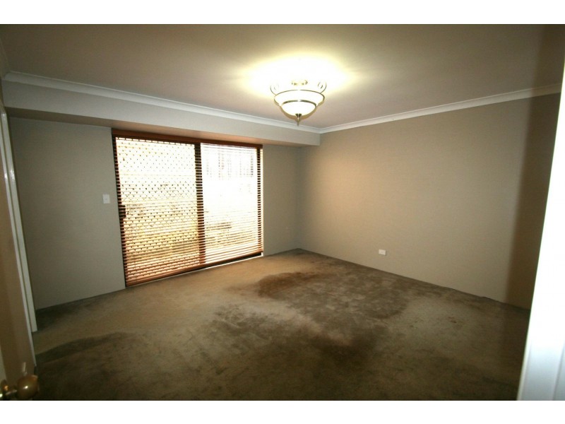 4 Manhattan Ave, Iluka WA 6028