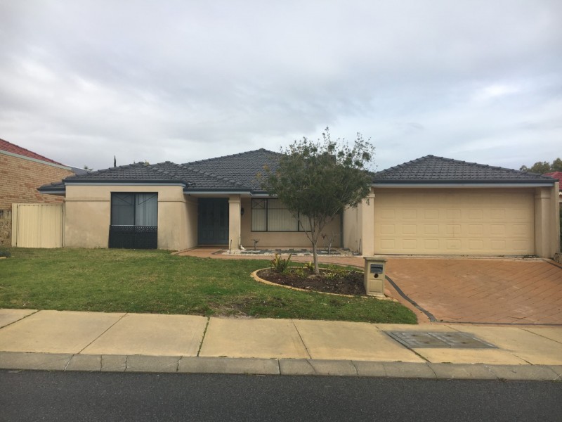 4 Manhattan Avenue, Iluka WA 6028