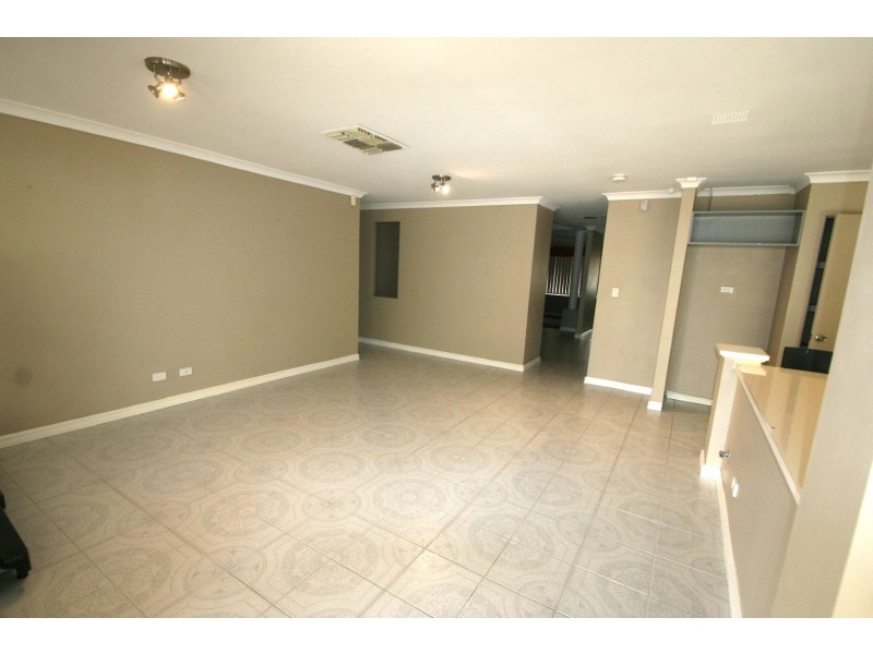 4 Manhattan Avenue, Iluka WA 6028