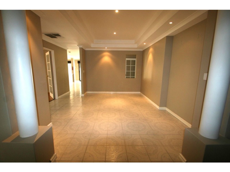 4 Manhattan Avenue, Iluka WA 6028